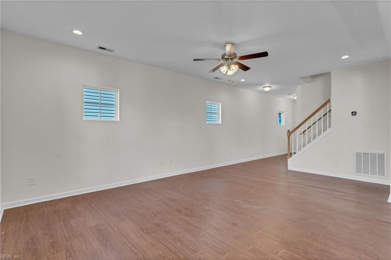 Photo 7 of 41 residential for sale in Chesapeake virginia