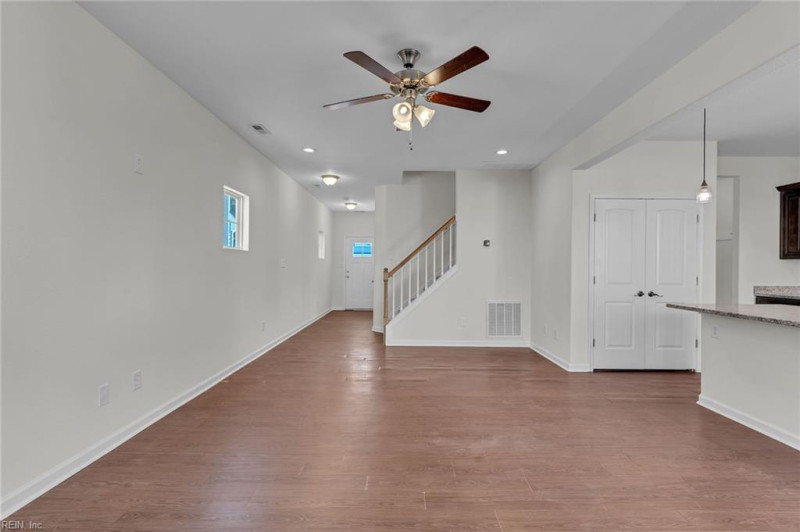 Photo 8 of 41 residential for sale in Chesapeake virginia