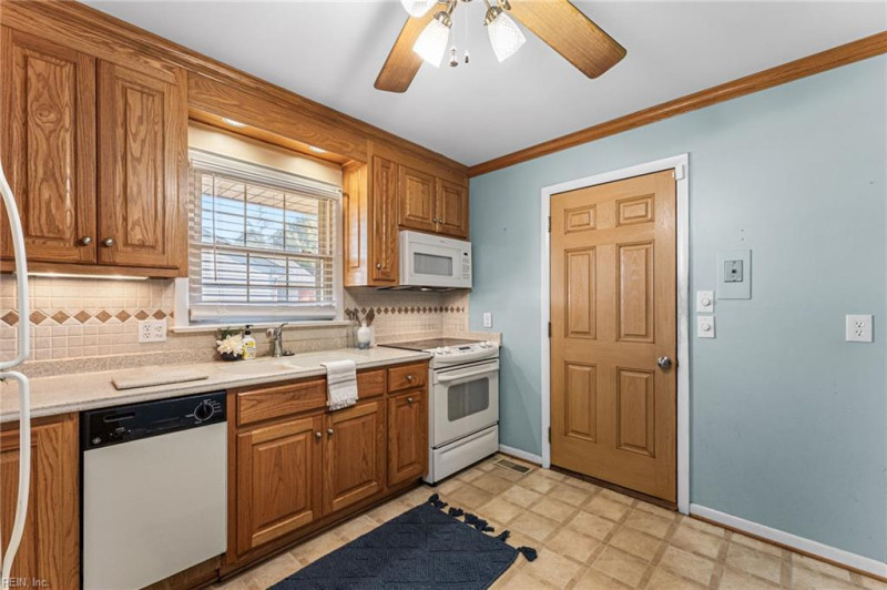 Photo 13 of 39 residential for sale in Newport News virginia