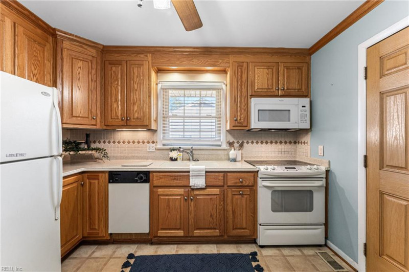 Photo 14 of 39 residential for sale in Newport News virginia