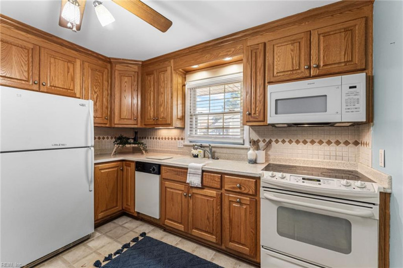 Photo 15 of 39 residential for sale in Newport News virginia