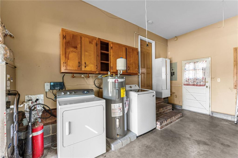 Photo 27 of 39 residential for sale in Newport News virginia