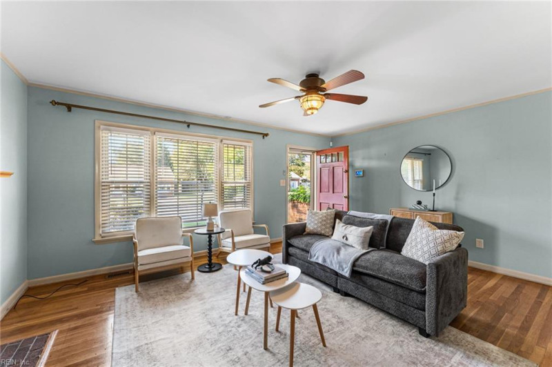 Photo 7 of 39 residential for sale in Newport News virginia