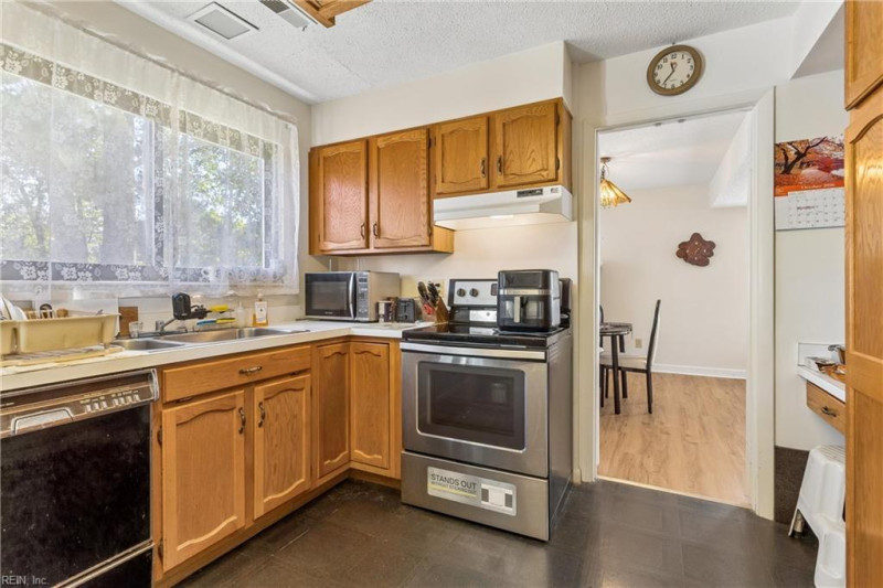 Photo 12 of 50 residential for sale in Virginia Beach virginia