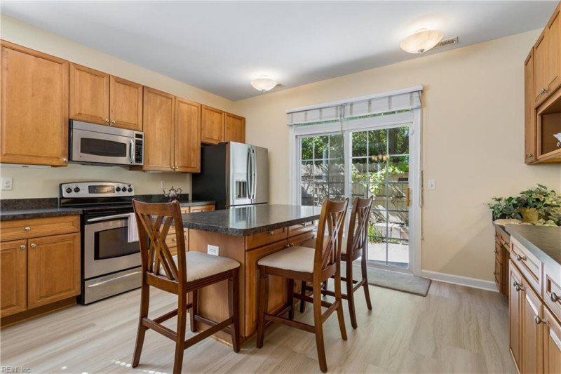 Photo 11 of 50 residential for sale in Chesapeake virginia