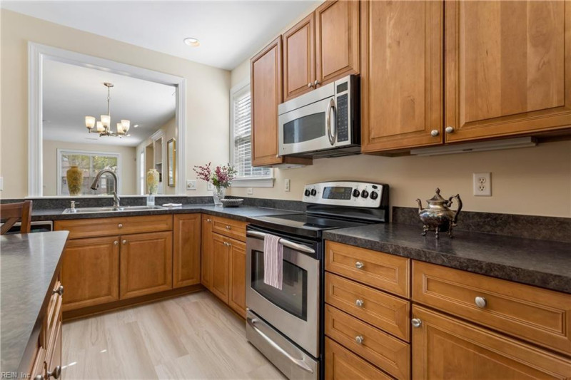Photo 14 of 50 residential for sale in Chesapeake virginia