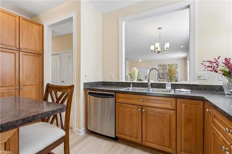 Photo 15 of 50 residential for sale in Chesapeake virginia
