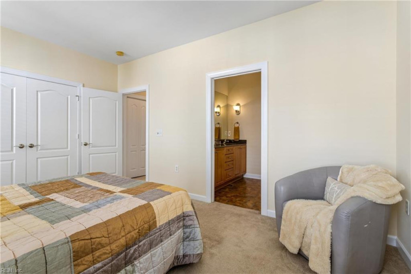 Photo 17 of 50 residential for sale in Chesapeake virginia