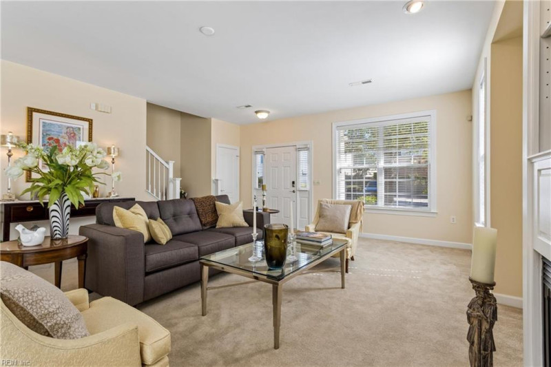Photo 5 of 50 residential for sale in Chesapeake virginia