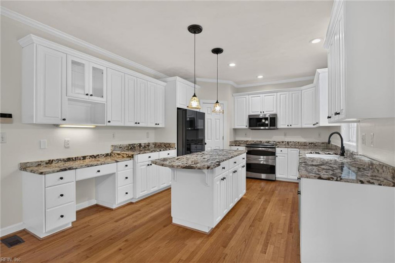 Photo 10 of 50 residential for sale in Chesapeake virginia