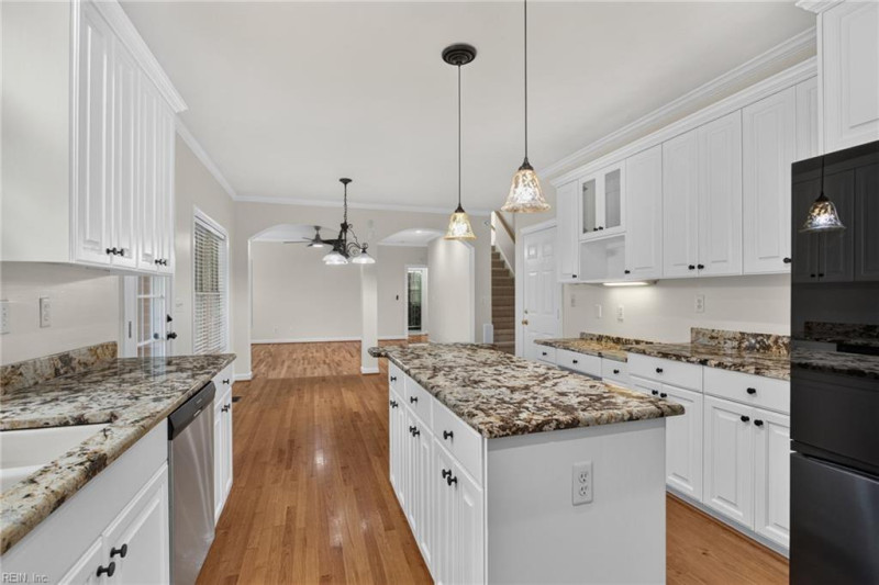 Photo 12 of 50 residential for sale in Chesapeake virginia