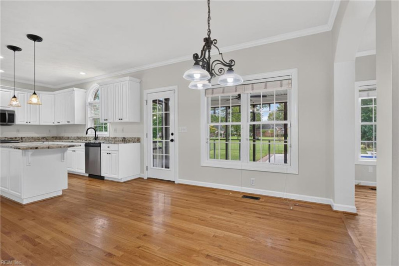 Photo 13 of 50 residential for sale in Chesapeake virginia
