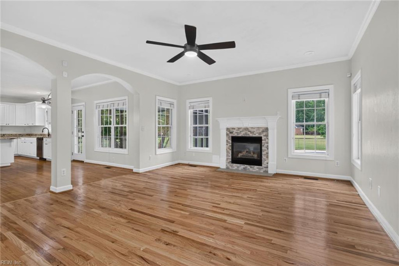 Photo 14 of 50 residential for sale in Chesapeake virginia