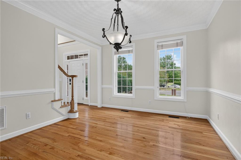 Photo 16 of 50 residential for sale in Chesapeake virginia