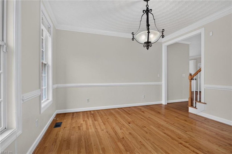 Photo 17 of 50 residential for sale in Chesapeake virginia