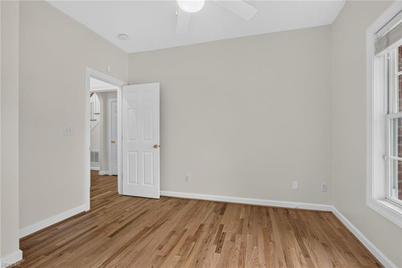 Photo 20 of 50 residential for sale in Chesapeake virginia