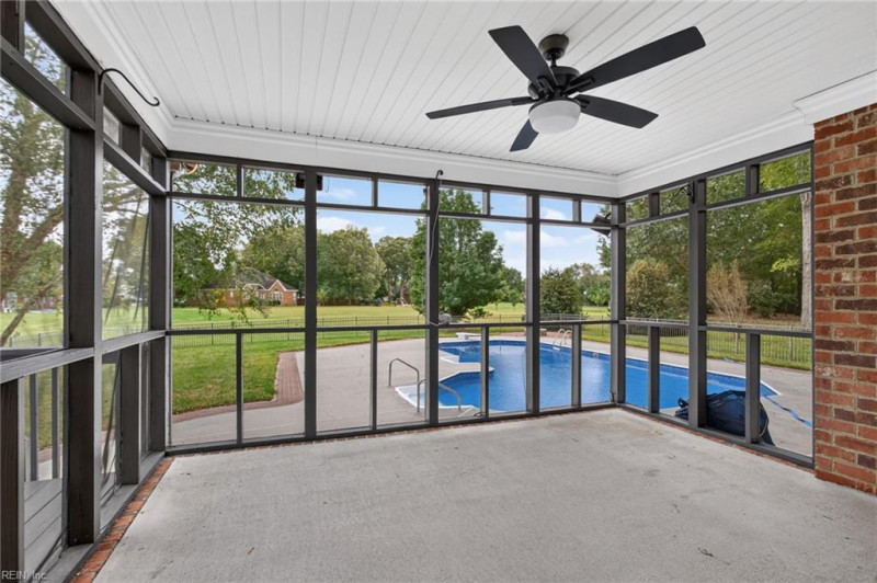 Photo 4 of 50 residential for sale in Chesapeake virginia