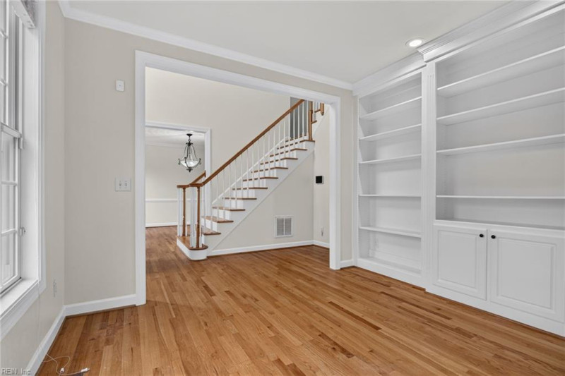 Photo 9 of 50 residential for sale in Chesapeake virginia