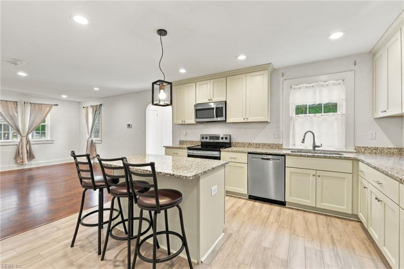 Photo 11 of 50 residential for sale in Chesapeake virginia Photo 11 of 50 residential for sale in Chesapeake virginia