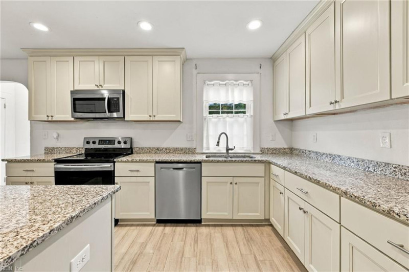 Photo 12 of 50 residential for sale in Chesapeake virginia Photo 12 of 50 residential for sale in Chesapeake virginia