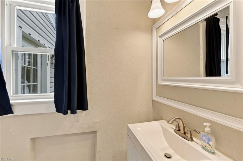 Photo 32 of 50 residential for sale in Chesapeake virginia Photo 32 of 50 residential for sale in Chesapeake virginia