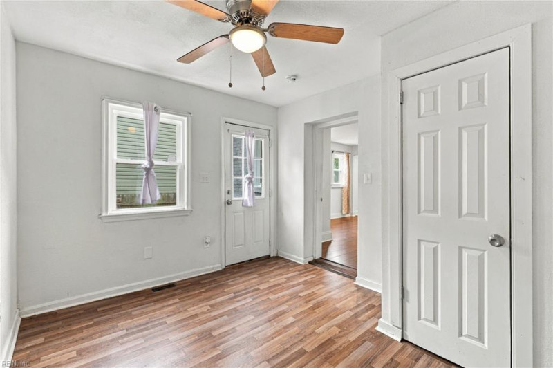 Photo 5 of 50 residential for sale in Chesapeake virginia Photo 5 of 50 residential for sale in Chesapeake virginia