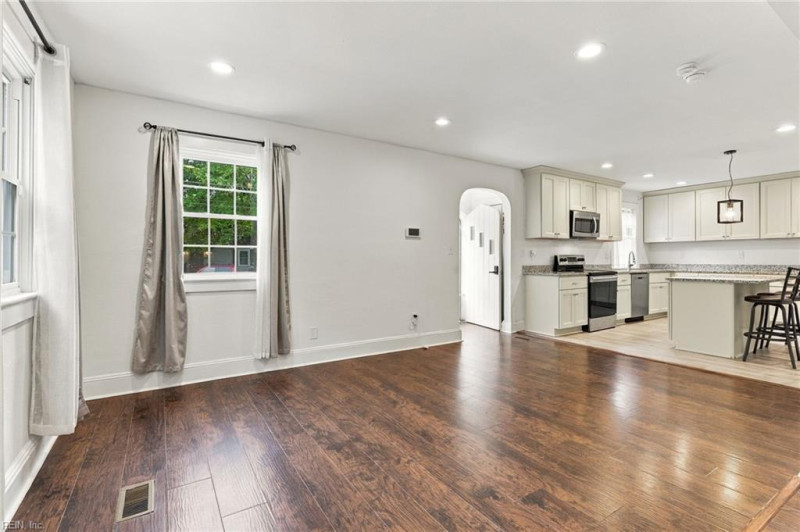 Photo 6 of 50 residential for sale in Chesapeake virginia Photo 6 of 50 residential for sale in Chesapeake virginia