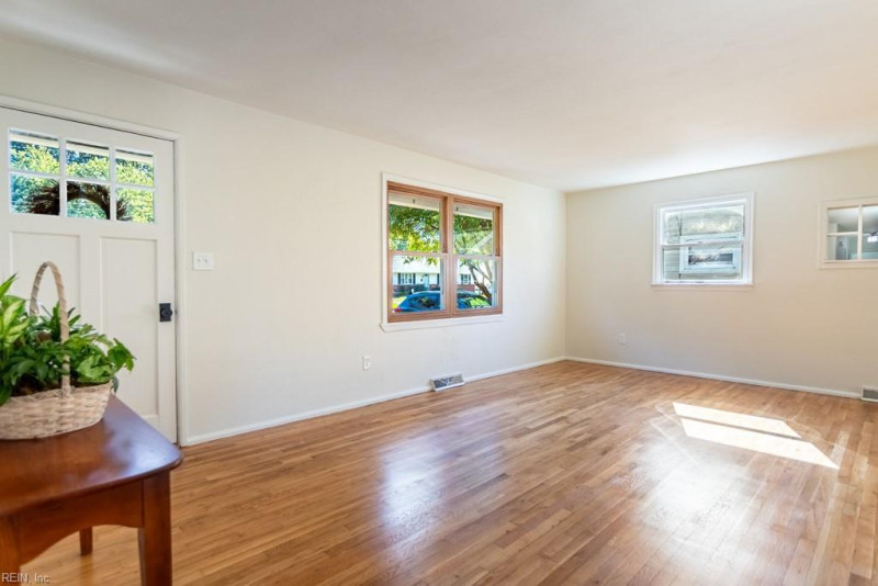 Photo 7 of 42 residential for sale in Hampton virginia