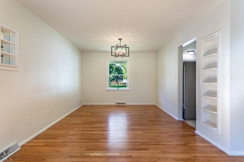 Photo 9 of 42 residential for sale in Hampton virginia