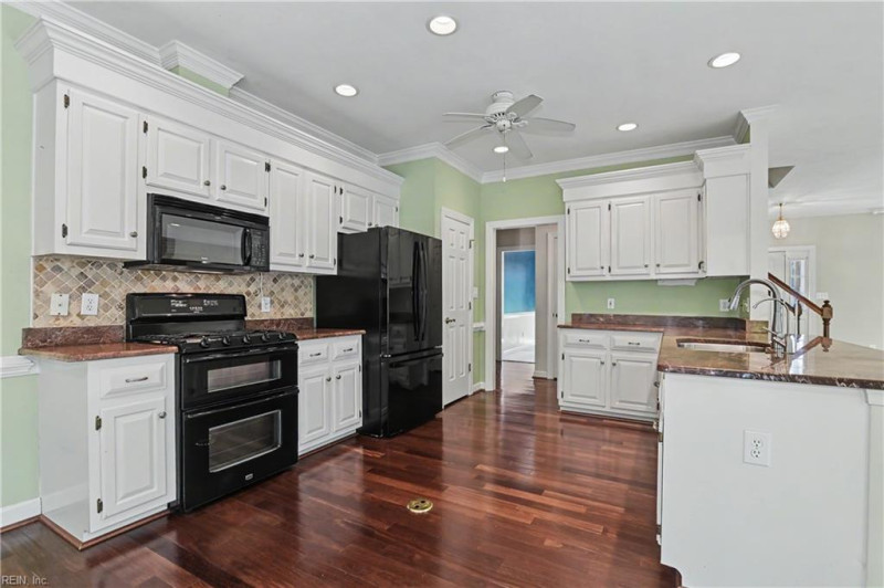 Photo 13 of 50 residential for sale in Chesapeake virginia Photo 13 of 50 residential for sale in Chesapeake virginia