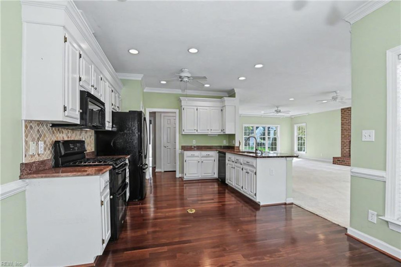 Photo 14 of 50 residential for sale in Chesapeake virginia Photo 14 of 50 residential for sale in Chesapeake virginia