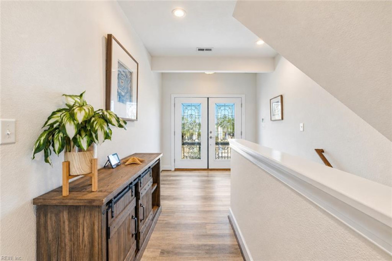 Photo 12 of 46 residential for sale in Virginia Beach virginia