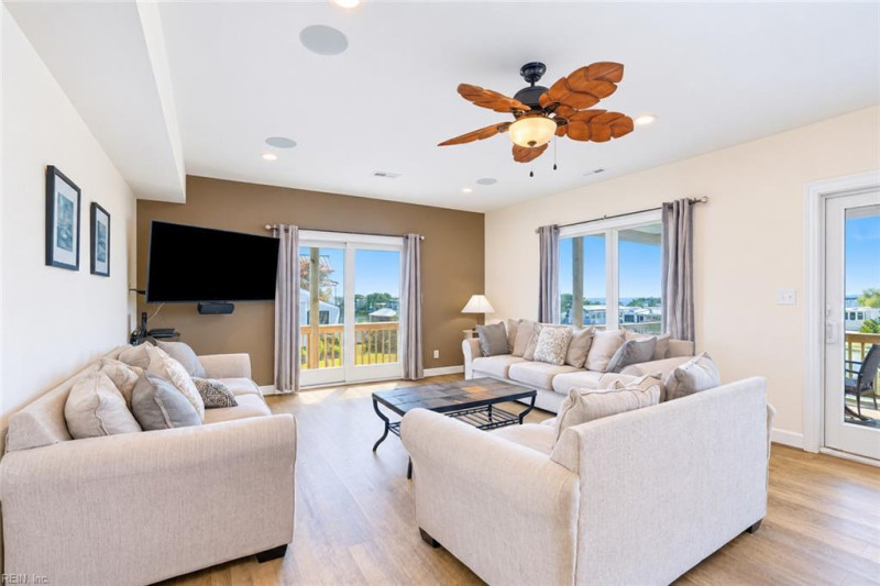 Photo 15 of 46 residential for sale in Virginia Beach virginia