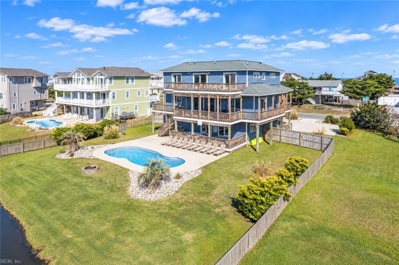 Photo 3 of 46 residential for sale in Virginia Beach virginia