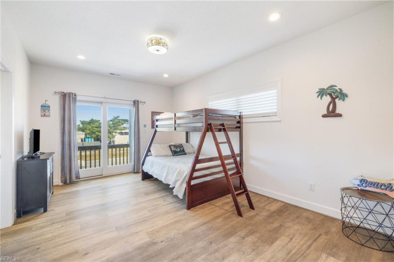 Photo 35 of 46 residential for sale in Virginia Beach virginia