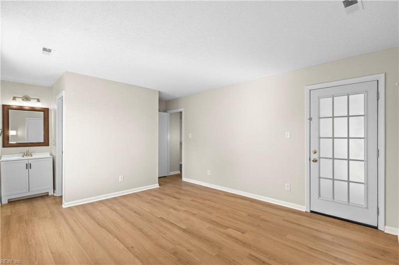Photo 15 of 28 residential for sale in Virginia Beach virginia