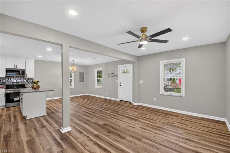 Photo 12 of 37 residential for sale in Portsmouth virginia