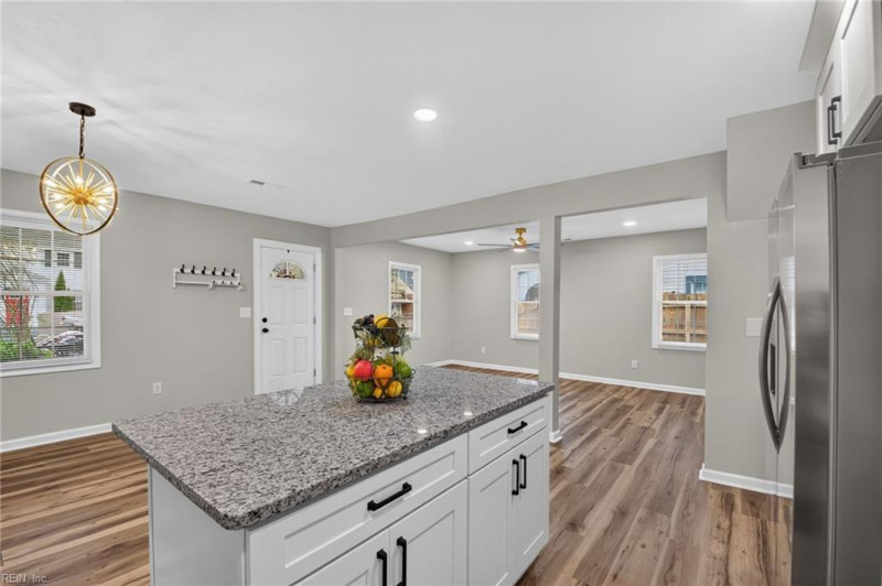Photo 15 of 37 residential for sale in Portsmouth virginia