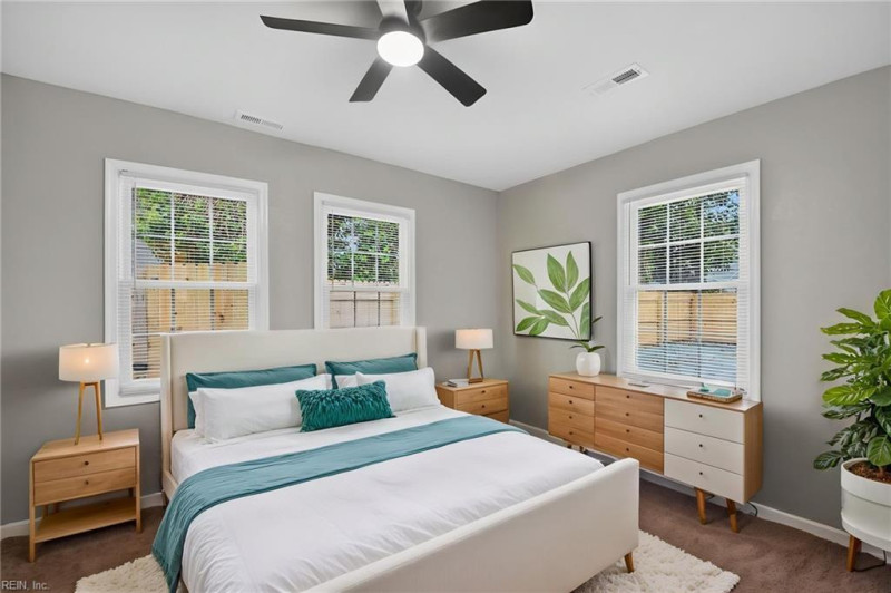 Photo 18 of 37 residential for sale in Portsmouth virginia