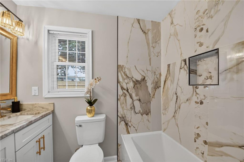 Photo 21 of 37 residential for sale in Portsmouth virginia