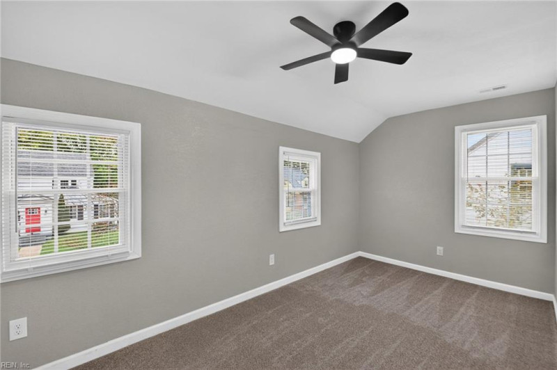 Photo 26 of 37 residential for sale in Portsmouth virginia