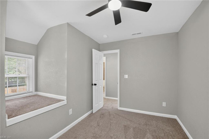 Photo 31 of 37 residential for sale in Portsmouth virginia