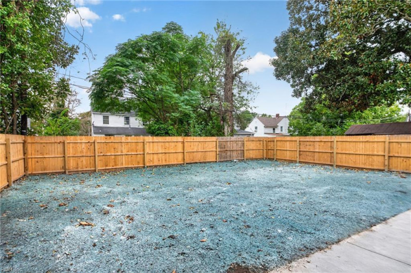 Photo 33 of 37 residential for sale in Portsmouth virginia
