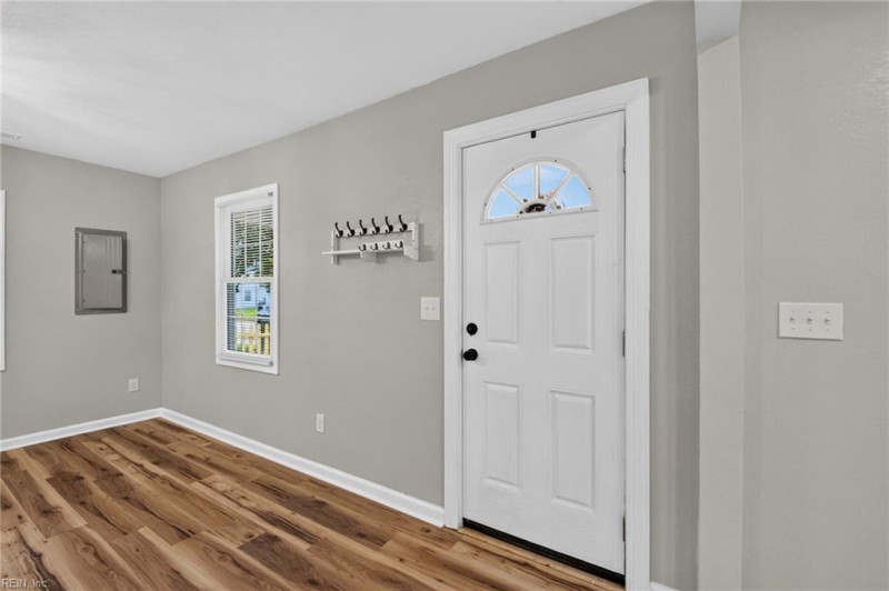 Photo 4 of 37 residential for sale in Portsmouth virginia