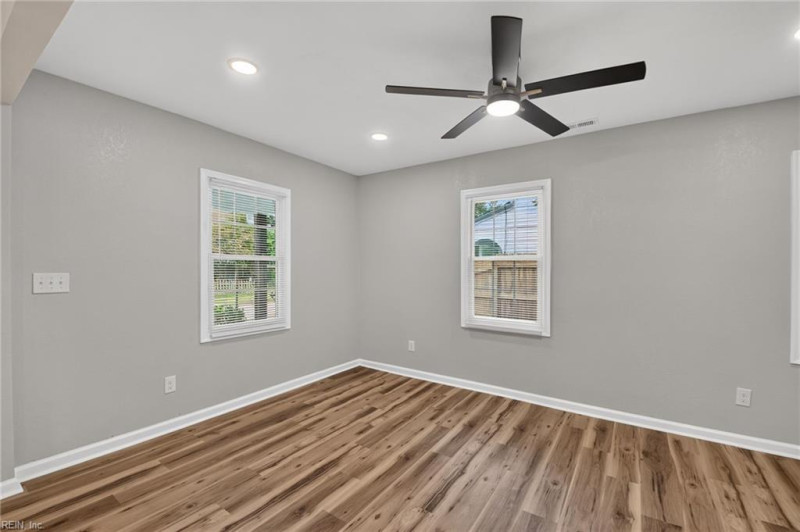 Photo 9 of 37 residential for sale in Portsmouth virginia