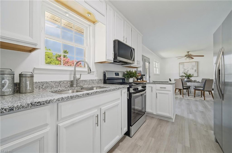 Photo 11 of 24 residential for sale in Hampton virginia