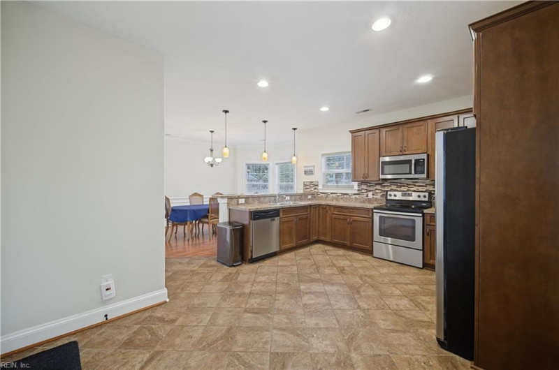 Photo 12 of 49 residential for sale in Portsmouth virginia