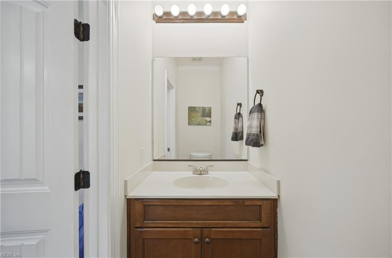 Photo 15 of 49 residential for sale in Portsmouth virginia