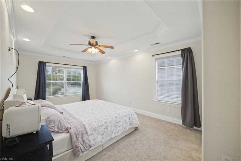 Photo 16 of 49 residential for sale in Portsmouth virginia