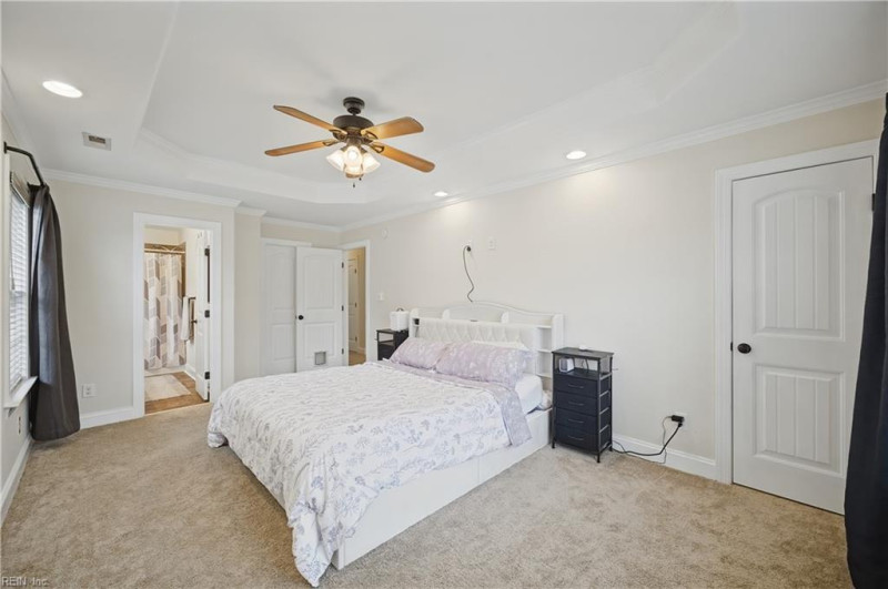 Photo 18 of 49 residential for sale in Portsmouth virginia